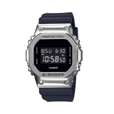 Casio GM-5600-1ER