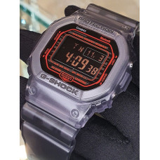 Casio DW-B5600G-1